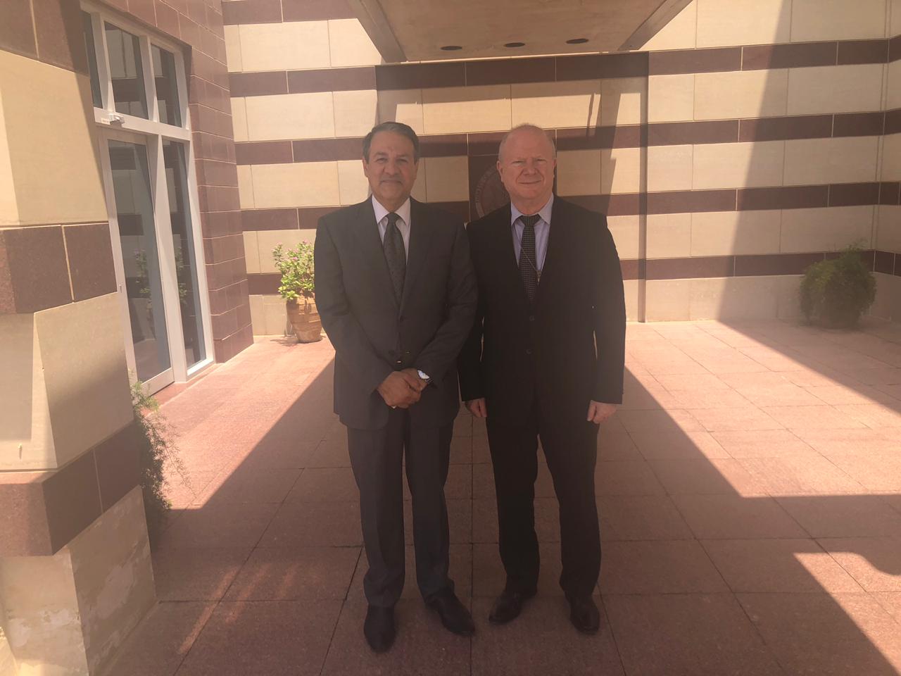 سعادة السفير علي الدباغ يلتقي بنظيره الأمريكي - سفارة جمهورية العراق في مسقط
